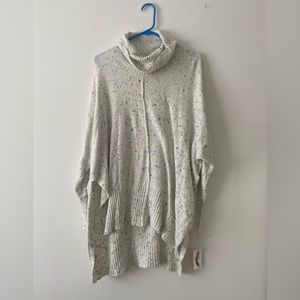 Jessica Simpson oversized sweater